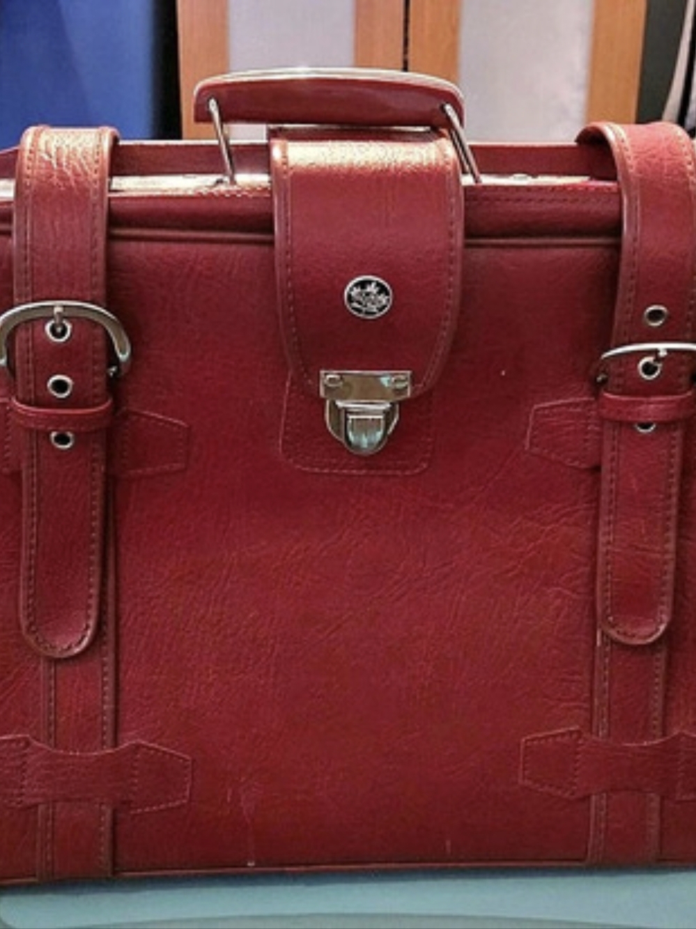 Vintage ELPRO Faux Leather Suitcase Luggage 22"
